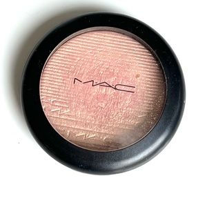MAC Extra Dimension Skinfinish in Beaming Blush